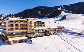 Hotel Harfenwirt #Ski-In Ski-Out